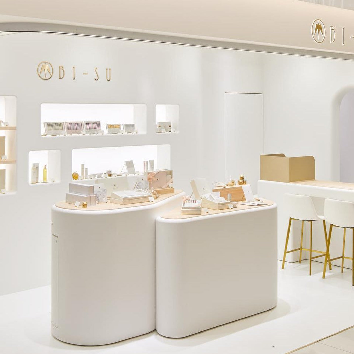 Inside the BI-SU store at Ginza Six